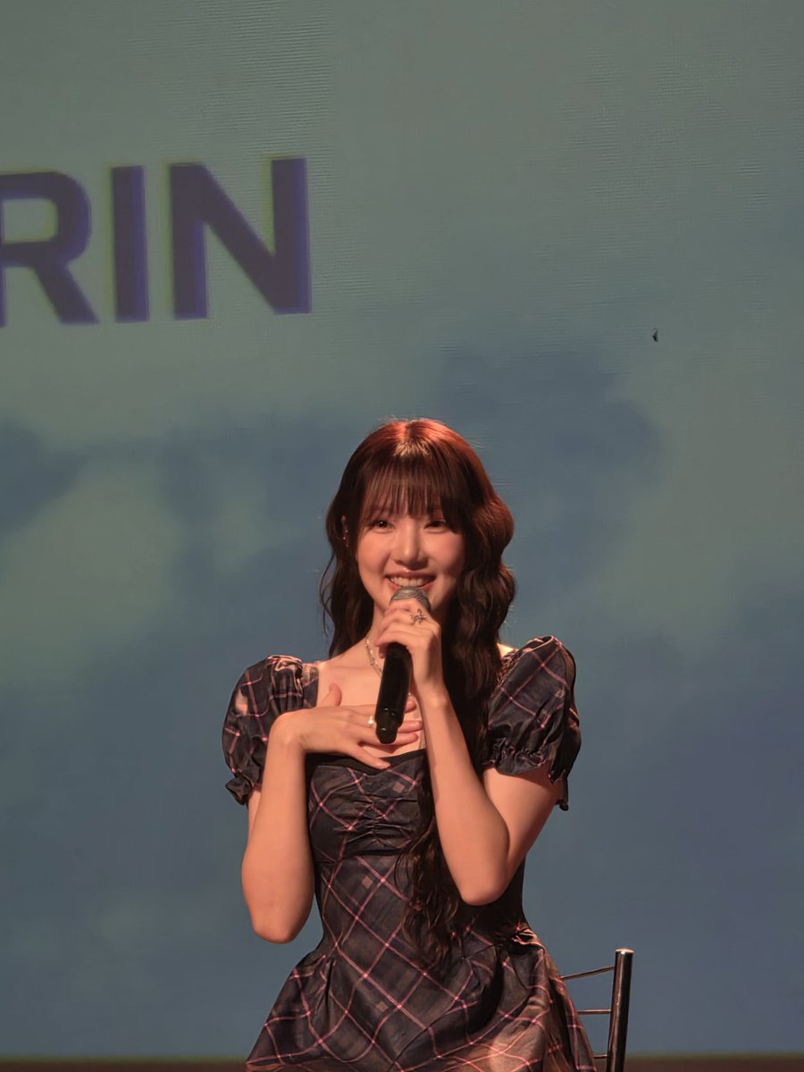 Kcosmicrs's tweet photo. Yerin, minha boneca, minha princesa! Você sempre será muito amada aqui no RS, assim como o GFRIEND ❤️ https://t.co/KIEFeOHZLv