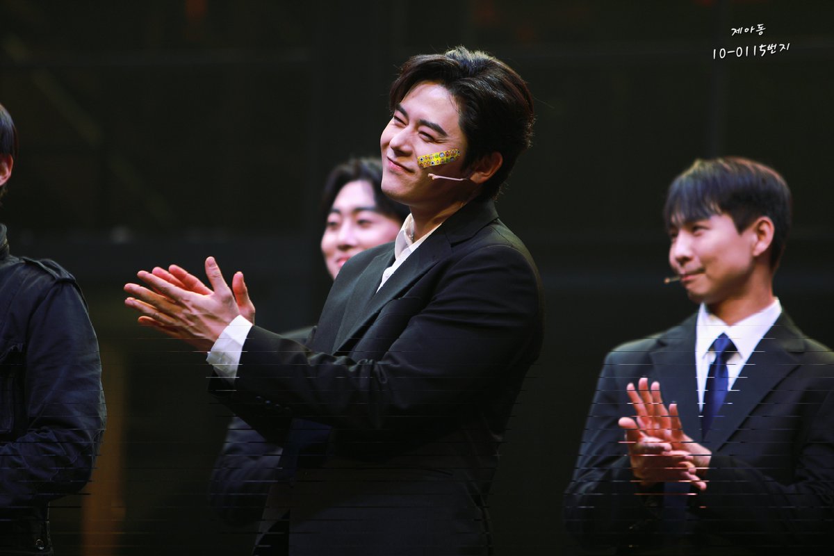zeatown's tweet photo. [PREVIEW]260203 은밀하게 위대하게:THE LAST

멋있는데… 뽀로로밴드 붙이면 더 귀여워지는 법 있음.

#김동준 #동준 #dongjun #KIMDONGJUN https://t.co/Z4UM0wHibw