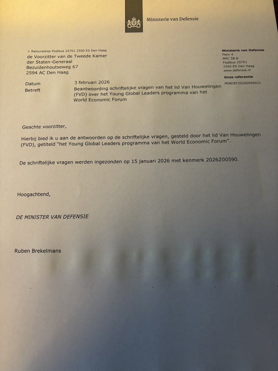 PvanHouwelingen's tweet photo. Zojuist de onderstaande antwoorden ontvangen van minister Brekelmans over zijn nominatie als WEF “Young Global Leader”. 

Minister Brekelmans weigert de vraag te beantwoorden waarom hij hiervoor is genomineerd.

Ook weigert hij de uitnodigingsbrief naar de Tweede Kamer te sturen. https://t.co/RNXmxUTn20