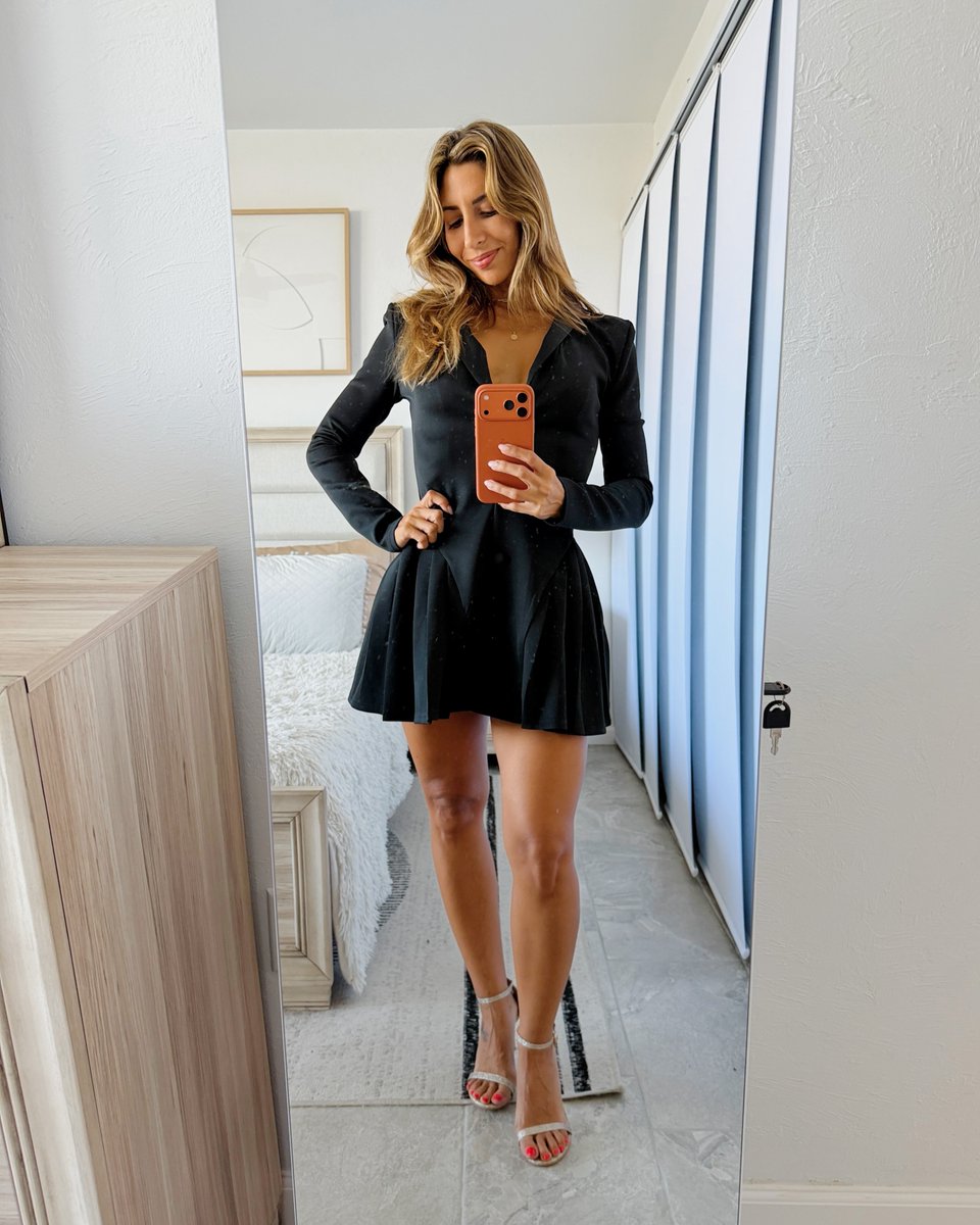 littlefitdevil's tweet image. If confidence had a dress code, it’d be this 🖤
Little Black Dress FTW!
#confidence #littleblackdress #blackdress #lbd #shortdress