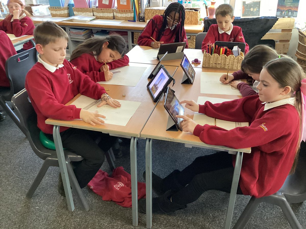 ArtsView53173's tweet photo. Year 5 are beginning their final Explore Award artwork, using historical buildings in Hartlepool as inspiration and focusing on architectural features and design. @ArtsAward https://t.co/gQ266DUSWH