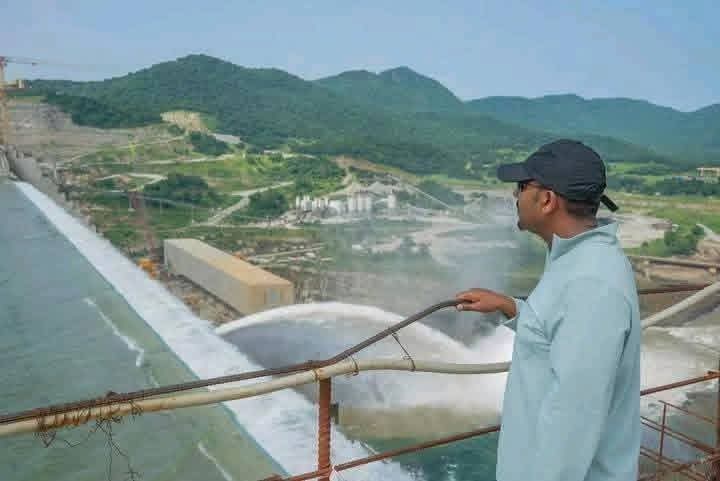 aa_prosperity's tweet photo. The Grand Renaissance Dam – a great project built solely with Ethiopian resources:

It cannot be said that a government which successfully completed the Grand Renaissance Dam without a single birr of aid or loan is incapable of carrying out major projects. https://t.co/rsrbxZl0Hy
