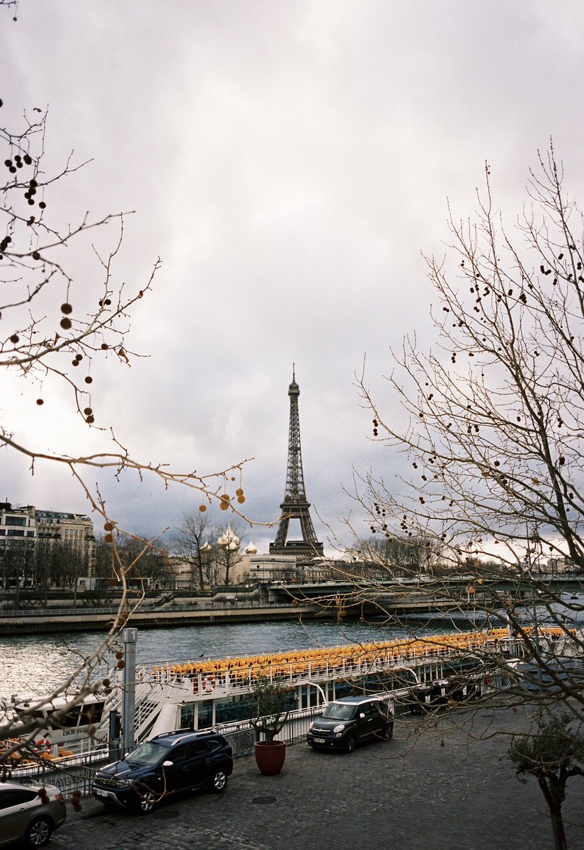 Jamerson_Lee's tweet photo. Eiffel Tower on film! 🎞️

#contaxg2 #kodak #portra400 #Paris #filmphotography #eiffeltower https://t.co/J3BCwxTLQS