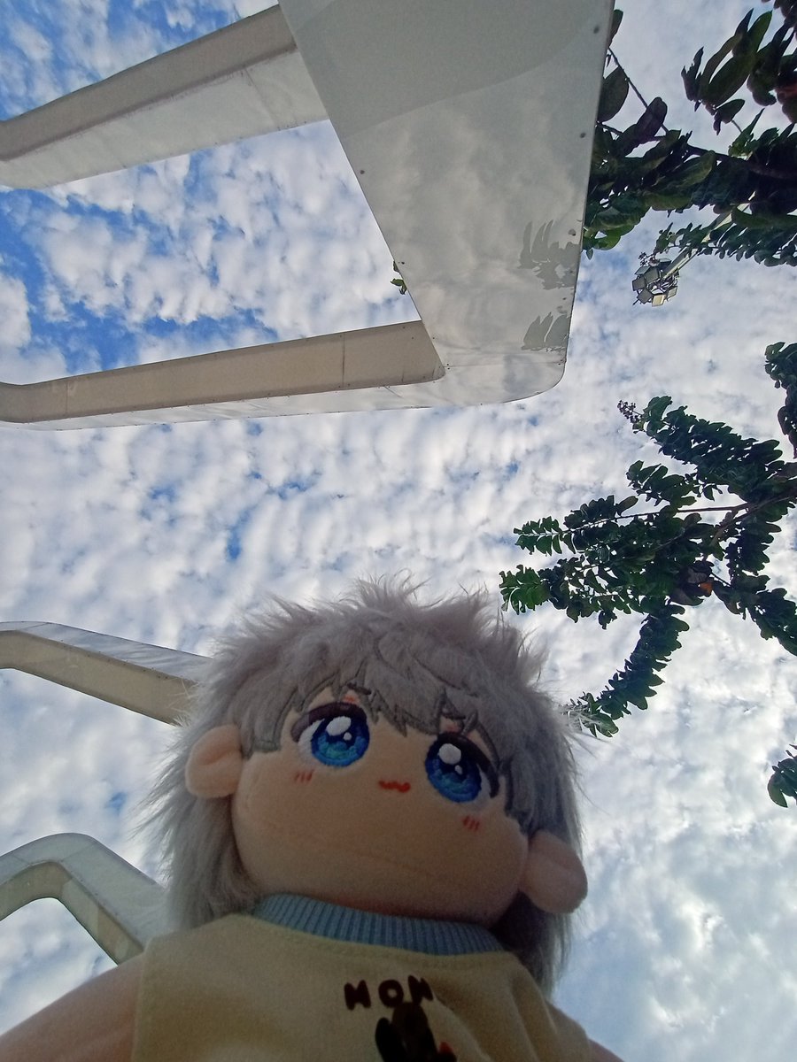 nyejunyi tweet picture
