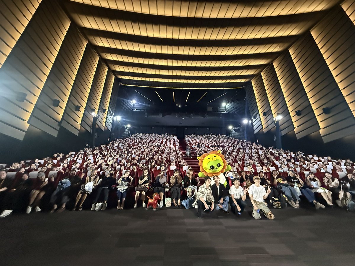 KING MAN tweet media