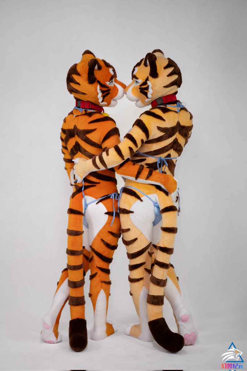 HSJY_Fursuit's tweet photo. Finished Product Sale
Selling two CHI series tiger fursuits as a set (sister designs, not separate). Fits wearers around 170cm tall and 60kg (any gender). For fit inquiries or more photos, feel free to DM or add Telegram ID：@pohuXvX
🥳🥳🥳 https://t.co/ENiLAWUrSv