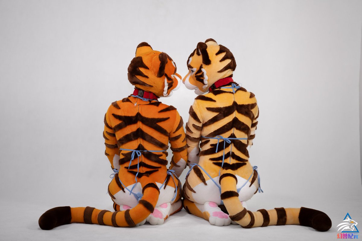 HSJY_Fursuit's tweet photo. Finished Product Sale
Selling two CHI series tiger fursuits as a set (sister designs, not separate). Fits wearers around 170cm tall and 60kg (any gender). For fit inquiries or more photos, feel free to DM or add Telegram ID：@pohuXvX
🥳🥳🥳 https://t.co/ENiLAWUrSv