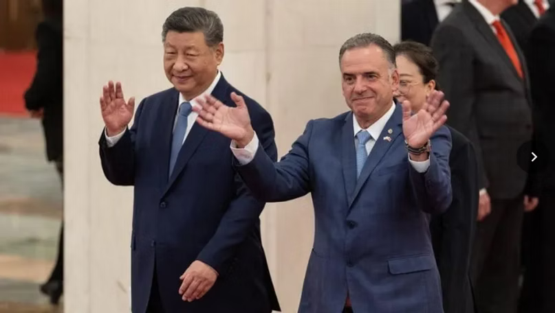 Inserción comercial y desafíos agro-sanitarios: Uruguay y su mayor misión oficial en China
La exportación de colza en grano sigue bloqueada por la exigencia china de ausencia del hongo Leptosphaeria maculans.
La delegación uruguaya encabezada por el presidente Yamandú Orsi