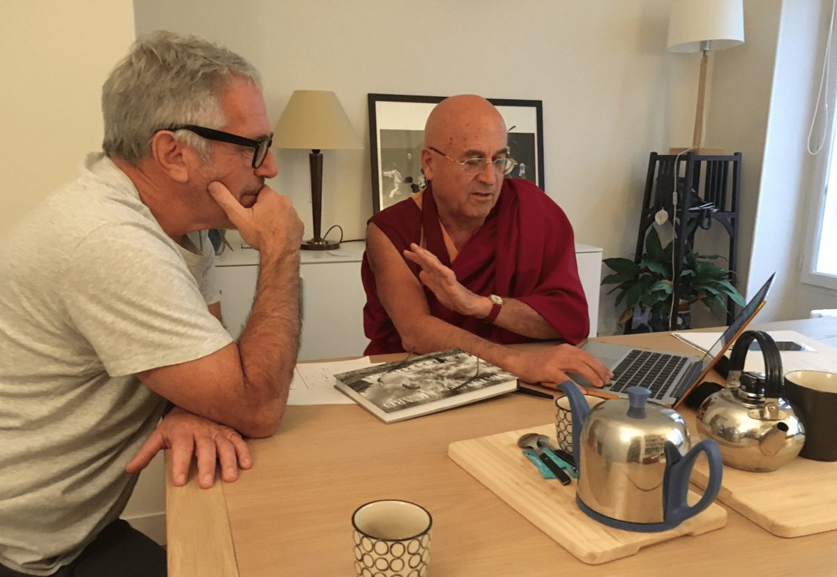 lhyvae's tweet photo. 🚨Jeffrey Epstein en compagnie du français Matthieu Ricard #EpsteinFiles #JefferyEpstein 

👇Le lien:
https://t.co/P6K6w14dFj https://t.co/seZnGl1GCf
