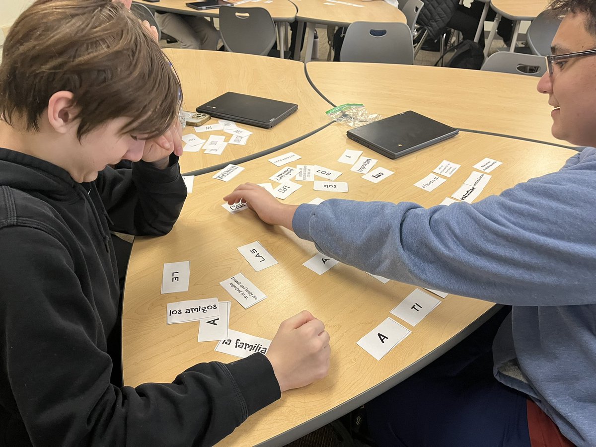 Señorita Hellmann tweet media