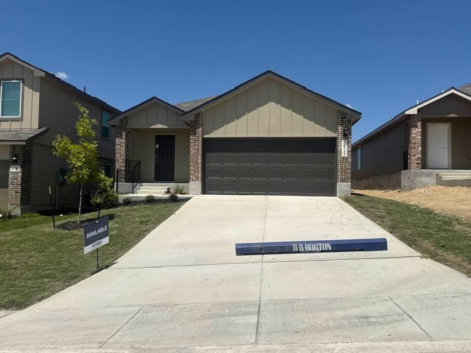 jbaked210's tweet photo. First year in a NEW home could cost LESS than rent👀

Payments look like with builder incentives + temporary buydown:

🇺🇸VA(0% down)
$1,528/mo

🏠FHA(3.5% down)
$1,605/mo

Yes… a BRAND NEW home. Not an apartment.Not a fixer.

📧Msg me “HOME” and I’ll send you homes that qualify. https://t.co/gtkc851WXV
