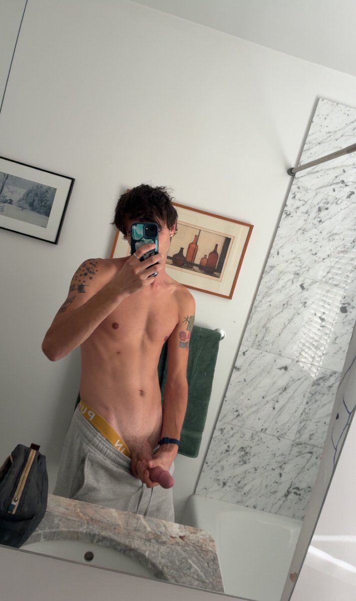 twinknitwit's tweet photo. been feeling extra horny 😮‍💨 https://t.co/DZB5coFFeB