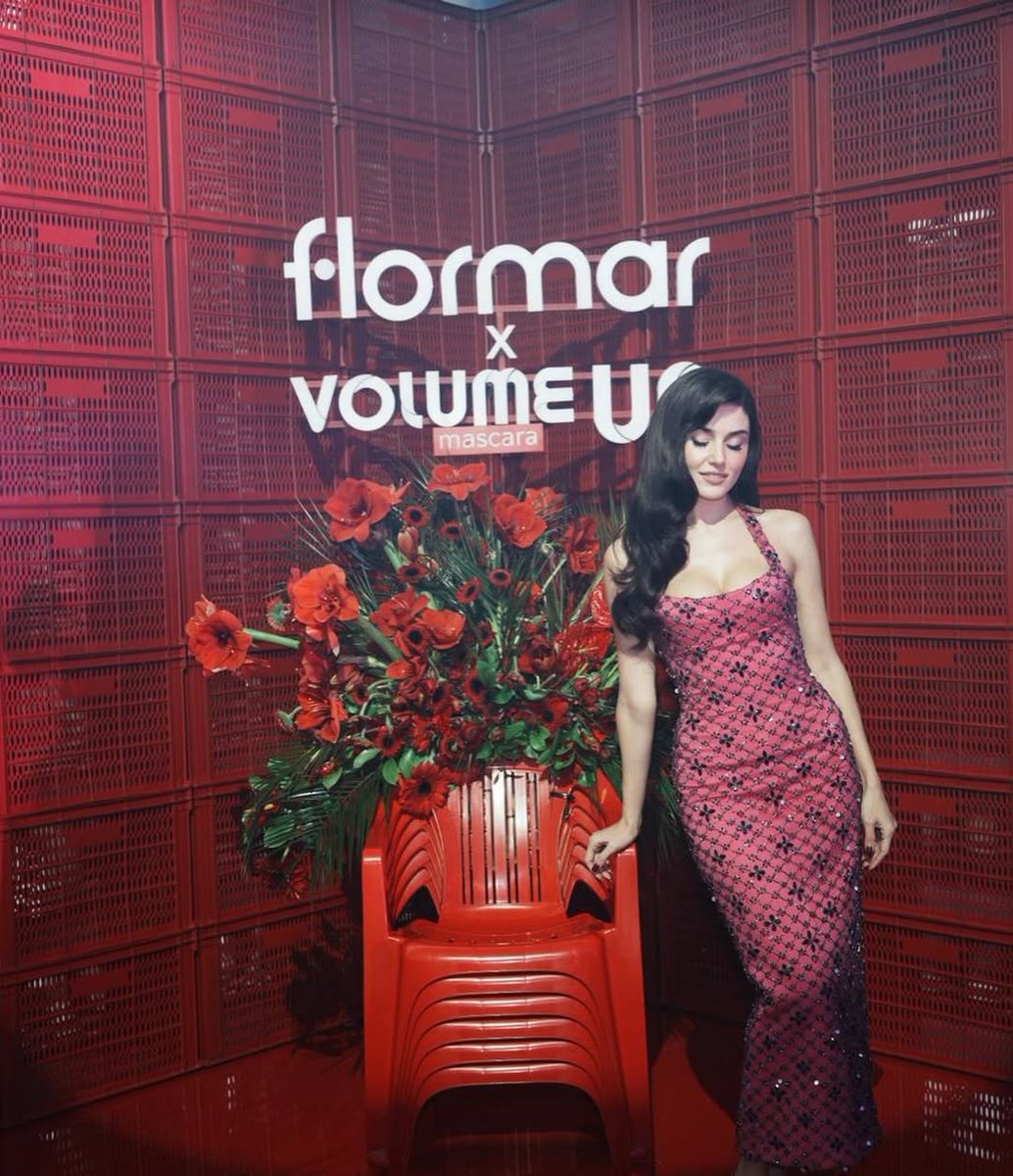 KbAskbitti's tweet image. Evento flormar #HandeErçel #HandeErçelXFlormar