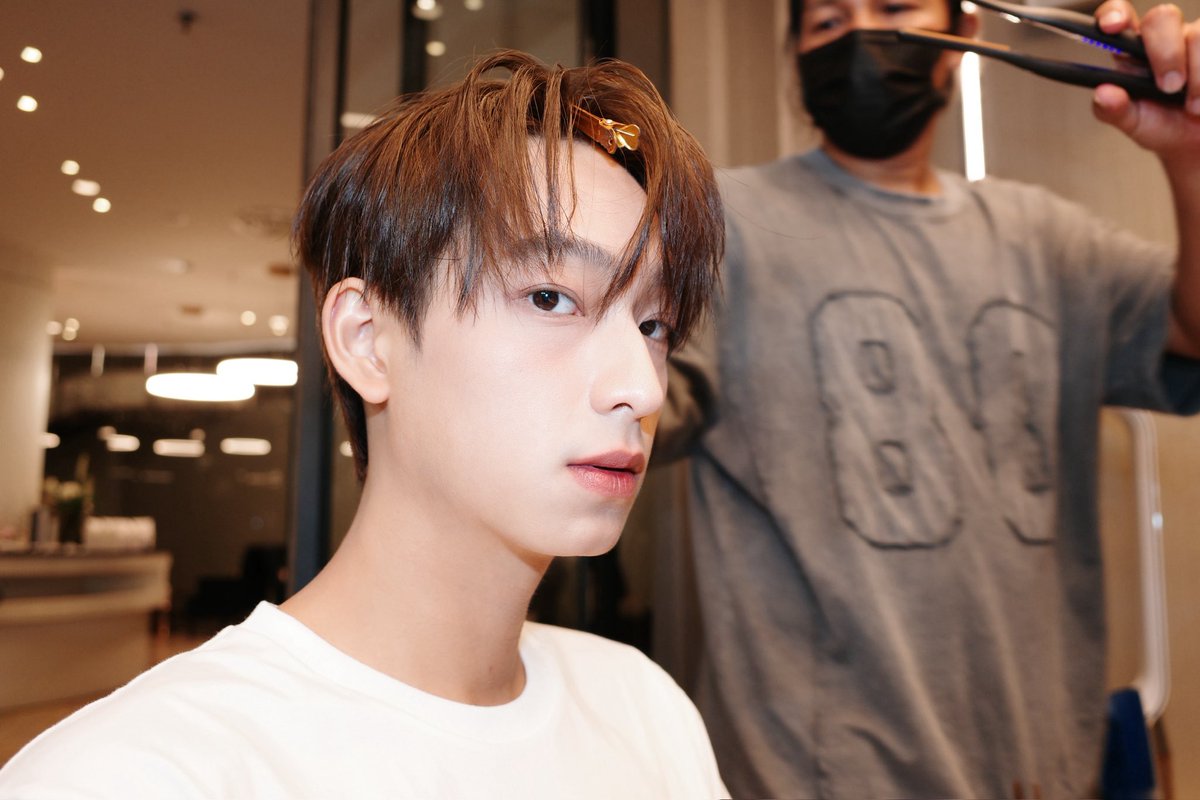 ในโซเชียลฉันเป็นทุกอย่างที่ไม่ใช่ศิลปิน. tweet media