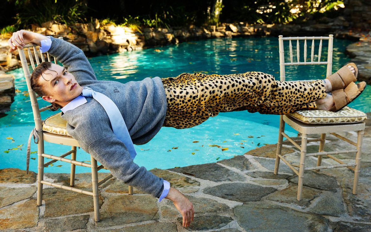 storriephotos's tweet image. New outtakes from Connor Storrie's photoshoot for Behind the Blinds Magazine.

Behind the Blinds | Instagram.