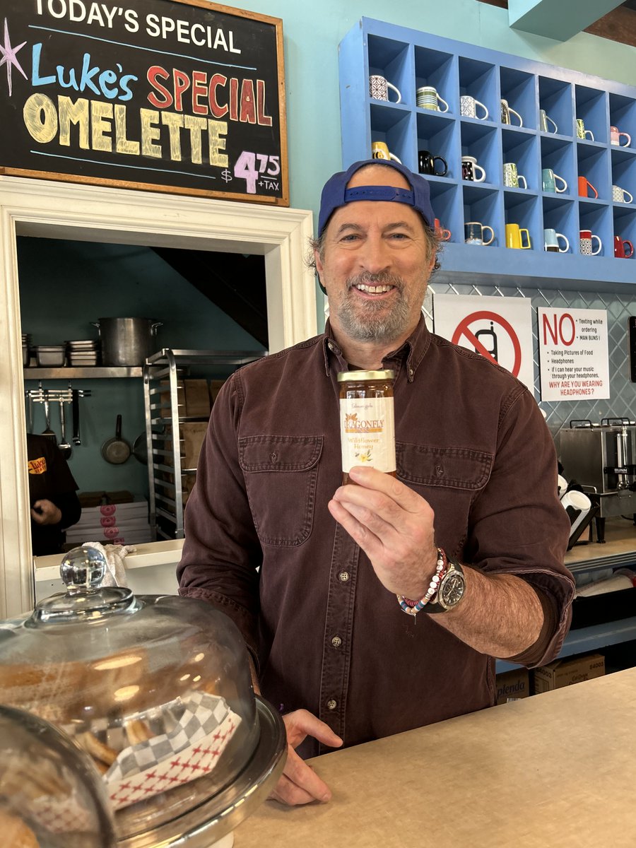 ScottyPsBigMug's tweet photo. NOW ONLINE!
LUKE'S DINER & DRAGONFLY INN HONEYS AND TEAS - https://t.co/JEcJT7m8JF
@ScottGPatterson @GilmoreGirls @ScottyPsBigMug @WBTourHollywood
#GilmoreGirls #ScottPatterson #DragonflyInn #LukeDanes #LukesDiner #Burbank #coffeecoffeecoffee #StarsHollow #DragonflyInn https://t.co/O3vuXYua40
