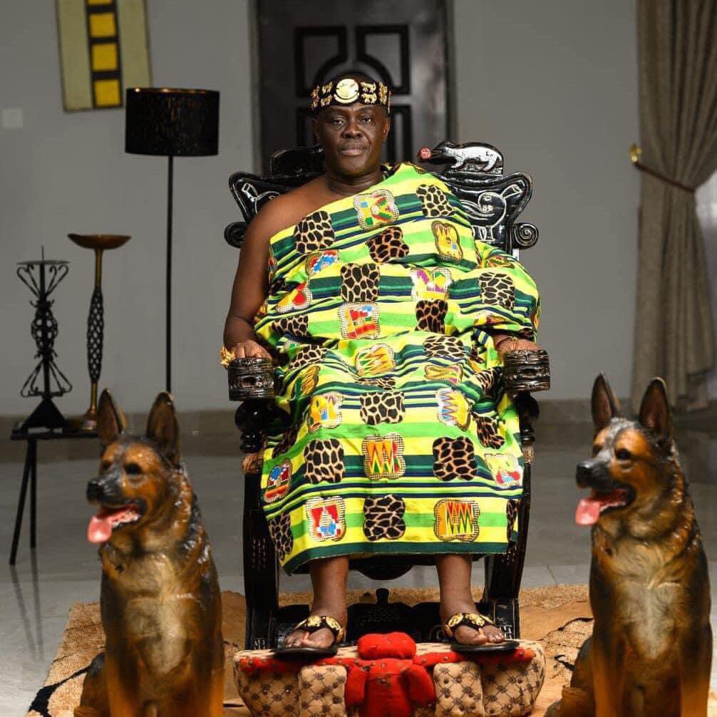 This Dormaa KING no dey fear talk...unless he no want talk about am. He call-out the IGP &amp; the Asantehene.... Simple koraa 😭