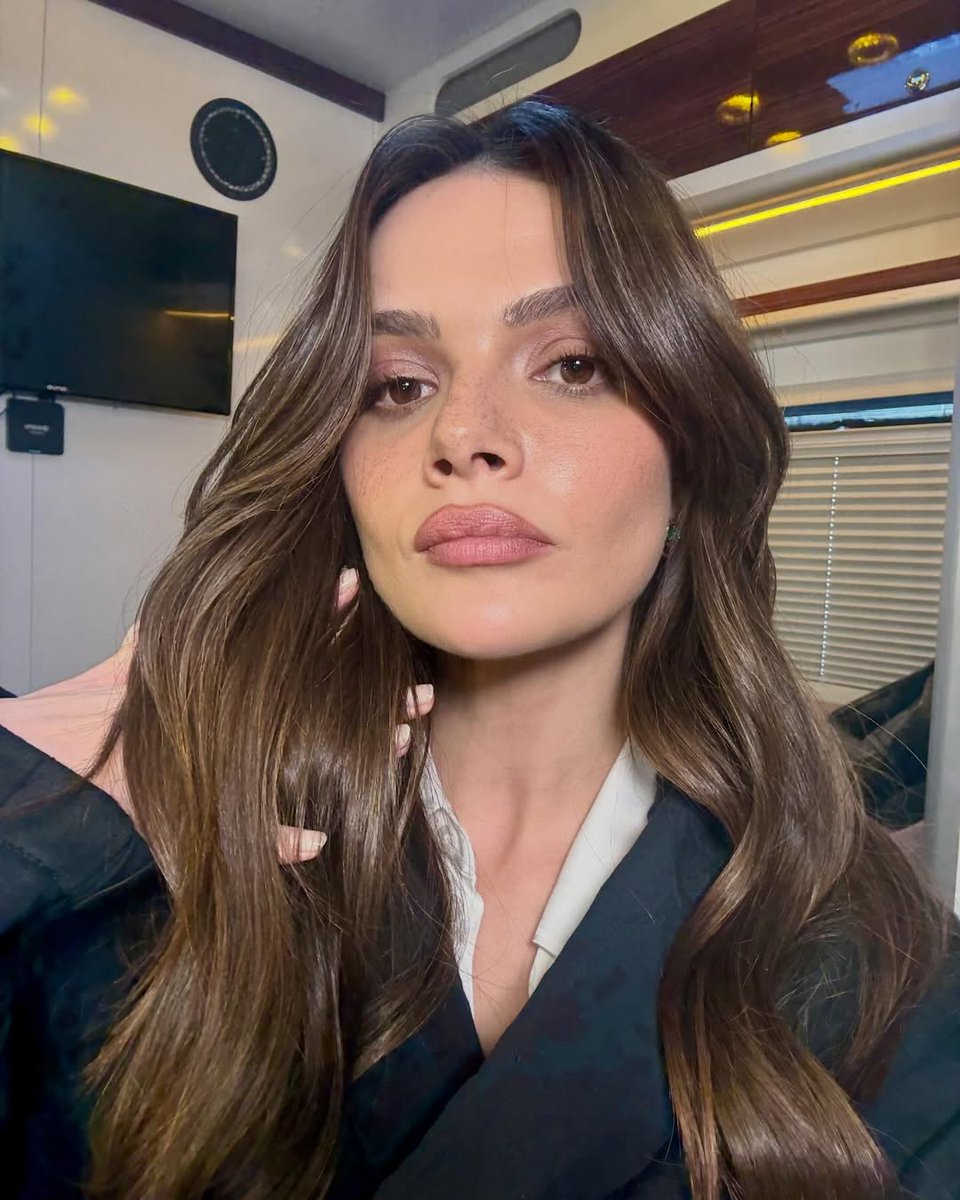 before &amp; after
well, as always, the goddess of beauty 🤎
#SinemÜnsal