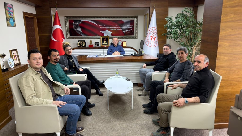 Giresun Kent Konseyi Spor Meclisi Başkanı Prof. Dr. Kürşad Han Dönmez ve meclis üyeleri, Gençlik ve Spor İl Müdürü Muzaffer Ergün’ü ziyaret etti.
👇
facebook.com/share/p/1MmGHF…