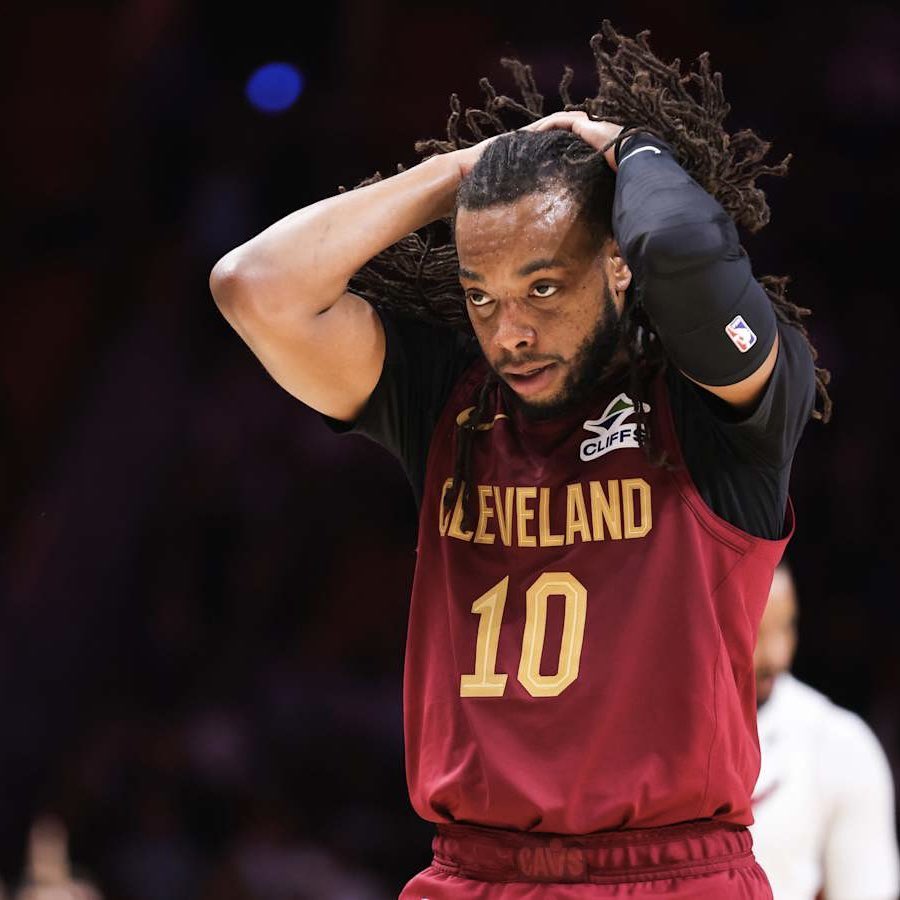 TheNightMVP's tweet photo. Según @ChrisBHaynes Los Angeles Clippers y Cleveland Cavaliers han intensificado las conversaciones sobre un paquete entre James Harden y Darius Garland y ambas partes están motivadas para ejecutar un acuerdo relativamente pronto. https://t.co/AHvQV2oRid