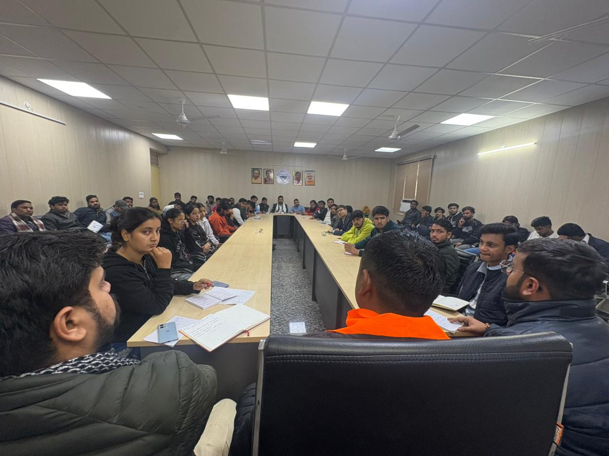 अखिल भारतीय विद्यार्थी परिषद जनपद आगरा महानगर की बैठक सेठ पदमचंद जैन इंस्टिट्यूट ऑफ़ मैनेजमेंट, खंदारी, आगरा में प्रांत संगठन मंत्री श्री अनुज ठाकुर की विशेष उपस्थिति में सम्पन्न हुई। बैठक में आगामी कार्यक्रमों की योजना बनाई गई।
#ABVPBraj