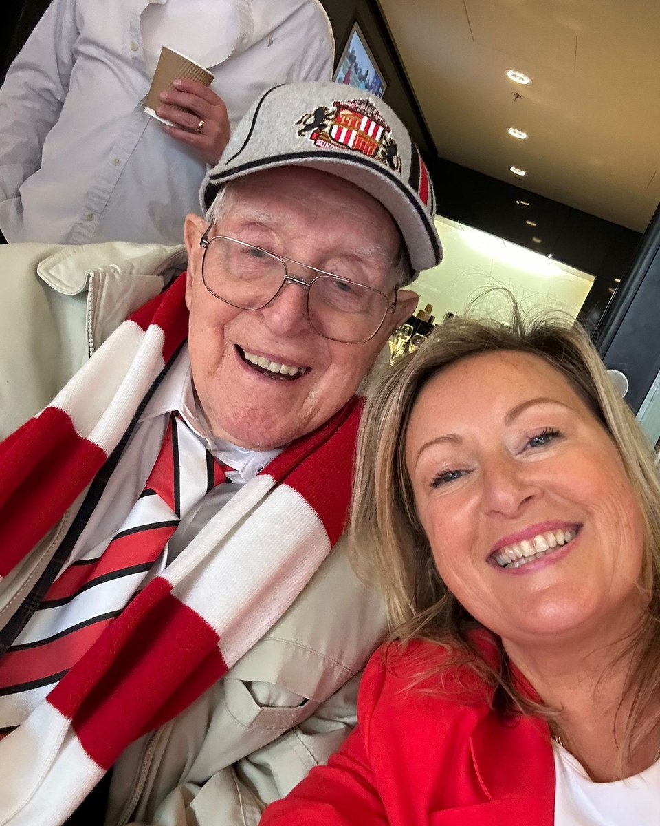 Heartbreaking to hear of the passing of Mr.Sunderland George Forster. 
A true legend and character who will always be remembered by the Sunderland family. A very sad day and my love to all his family. Forever in our hearts ♥️ #safc