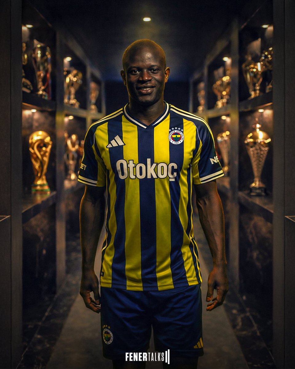 ⚡️ 𝑵’𝑮𝑶𝑳𝑶 𝑲𝑨𝑵𝑻𝑬 𝑭𝑬𝑵𝑬𝑹𝑩𝑨𝑯𝑪̧𝑬’𝑫𝑬!

🏆 𝐊𝐚𝐧𝐭é’𝐧𝐢𝐧 𝐊𝐮𝐩𝐚 𝐊𝐨𝐥𝐞𝐤𝐬𝐢𝐲𝐨𝐧𝐮

* Premier League (2015–16, 2016–17)
* EFL Championship (2013–14)
* FA Cup (2017–18)
* FA Community Shield (2017)
* UEFA Champions League (2020–21)
* UEFA Europa League