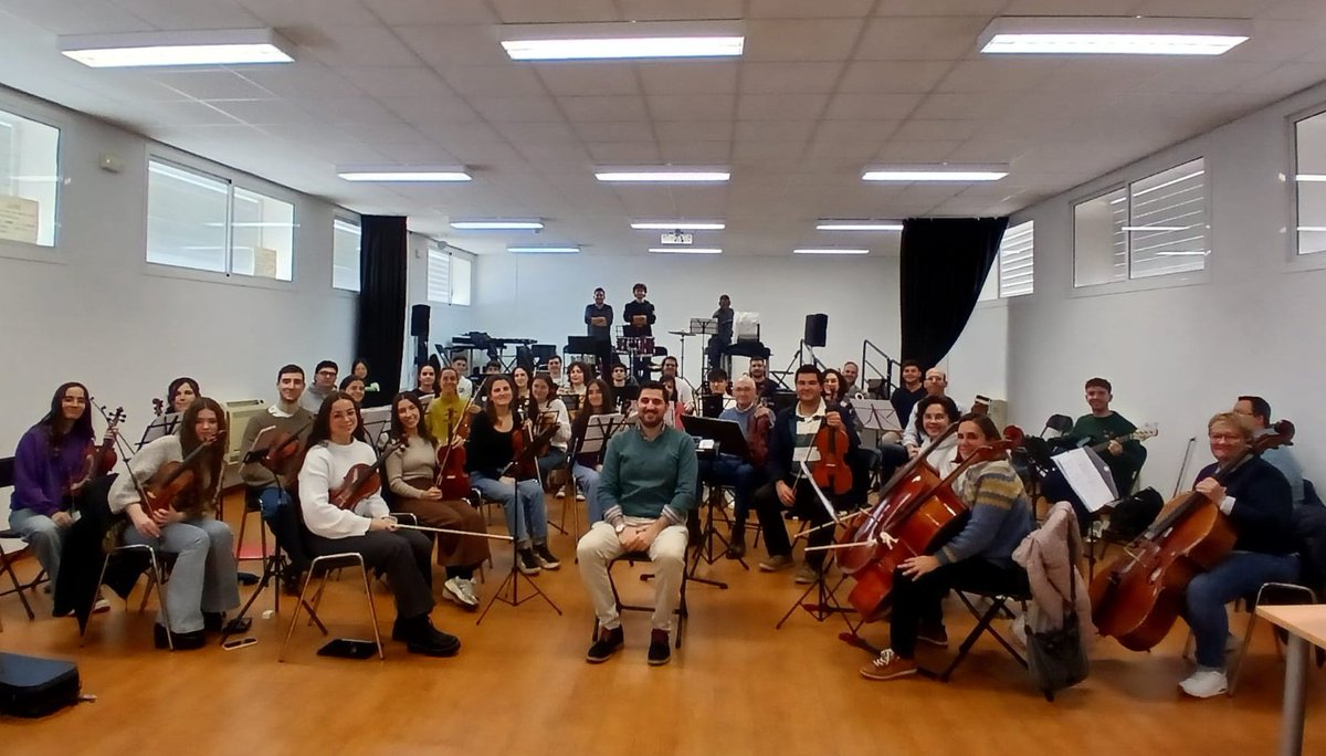 Con gran ilusión con lo que está por venir, apenas quedan entradas para nuestro ESTRENO 🎬

¡Tu película, nuestra música!
 eventbrite.es/e/entradas-tu-…