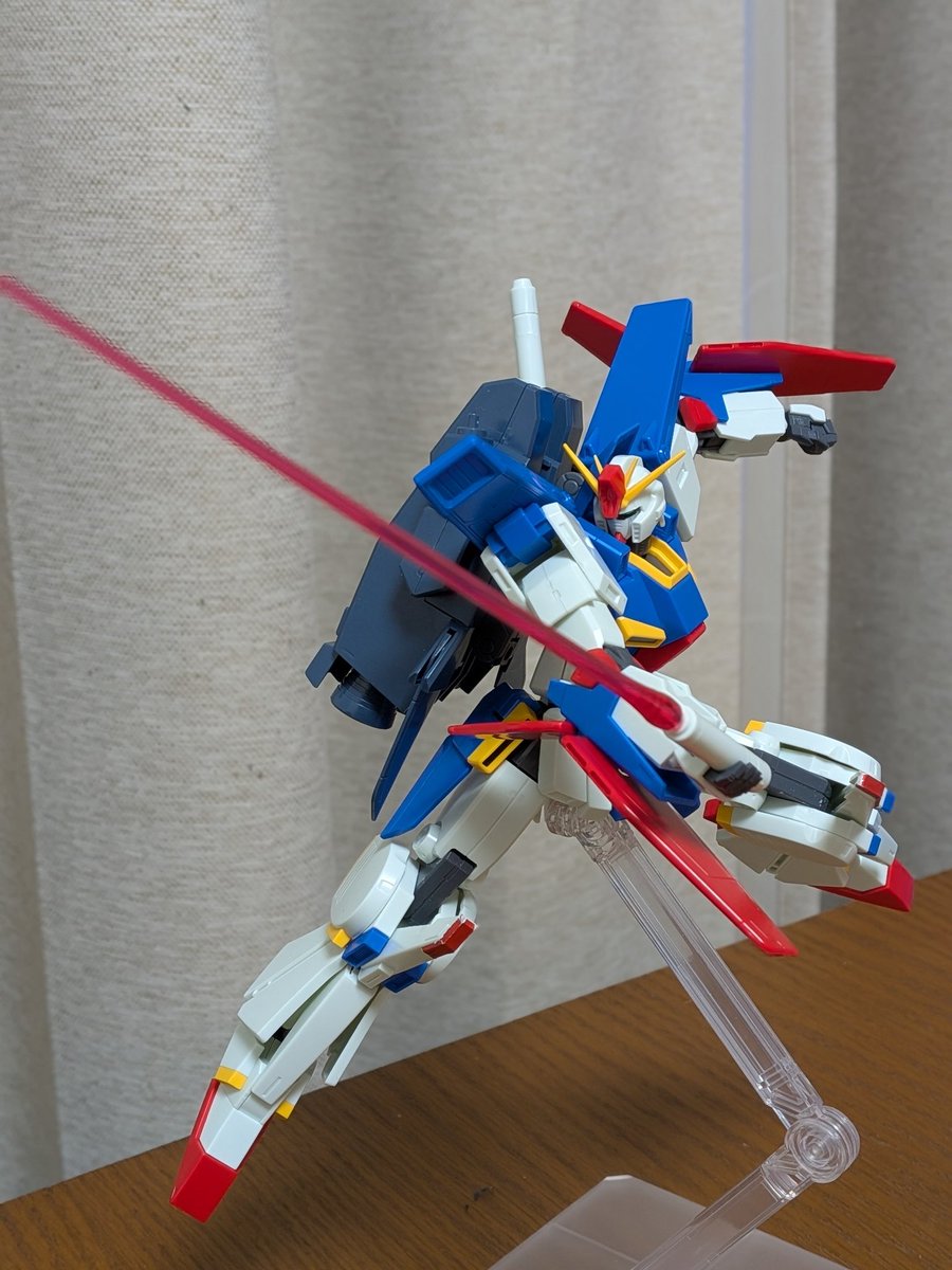 ZYBT4ht4WprXOLE's tweet image. HG　ZZガンダム

ポージング①

左側は、とりぴーさんのポージングをマネてZZでして見た
股関節がもう少し開けば…これが限界
＃ガンプラ
#ZZ