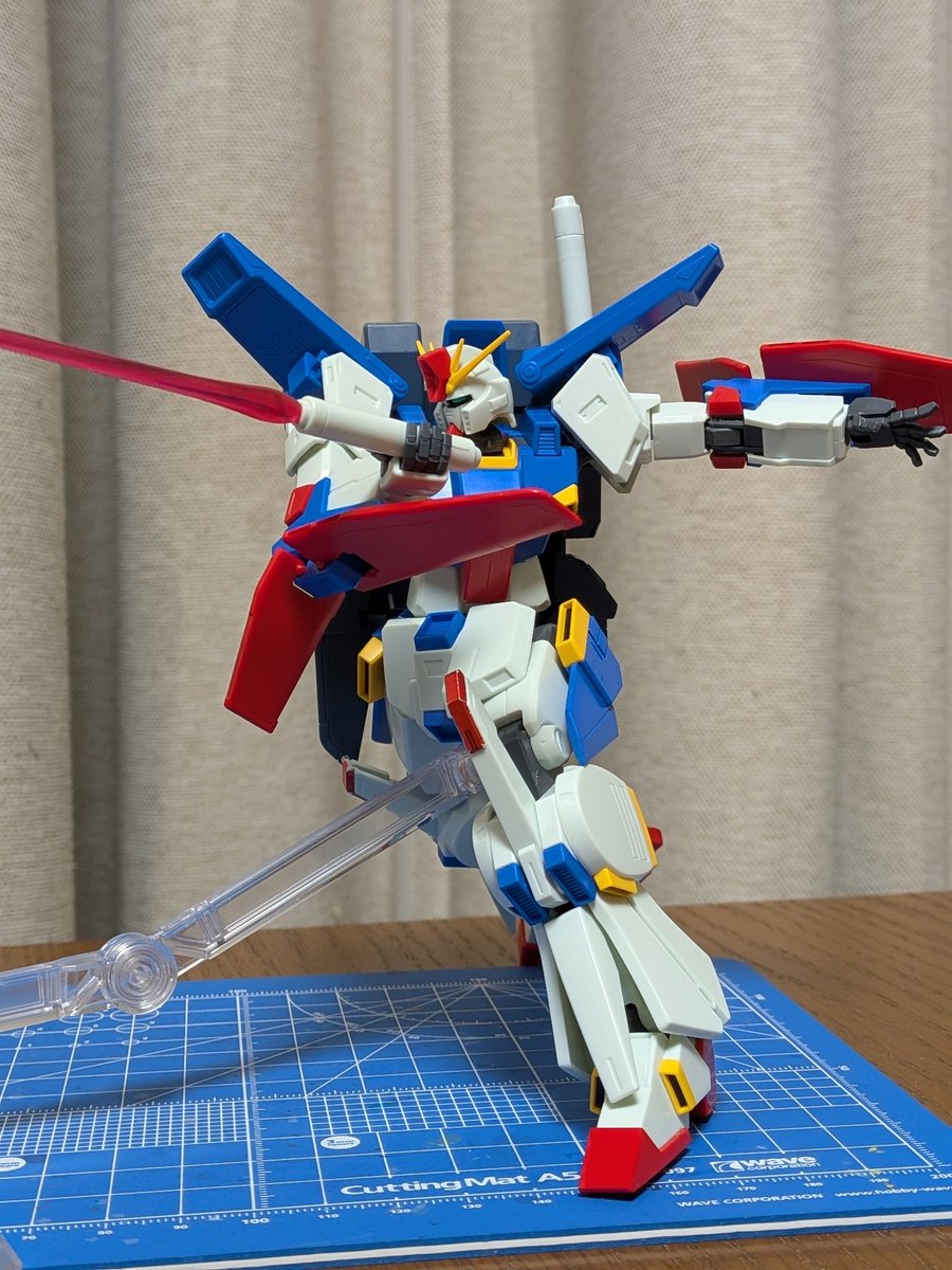 ZYBT4ht4WprXOLE's tweet image. HG　ZZガンダム

ポージング①

左側は、とりぴーさんのポージングをマネてZZでして見た
股関節がもう少し開けば…これが限界
＃ガンプラ
#ZZ