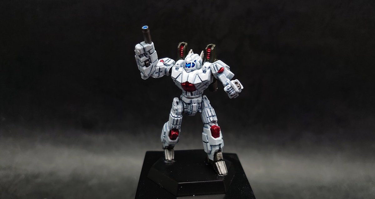 Morikaw90702047's tweet image. Morikawa専用バトルメック「Phoenix Hawk」完成です😉‼️
ポーズがビミョーなので肩と腰にボールジョイントを仕込み可動化、そしてなで肩だったので肩の接続位置を若干上に上げました。色違いも作りたいのであと何機か欲しいですね☺️（↓に別画像あり）
#バトルメック
#battletech