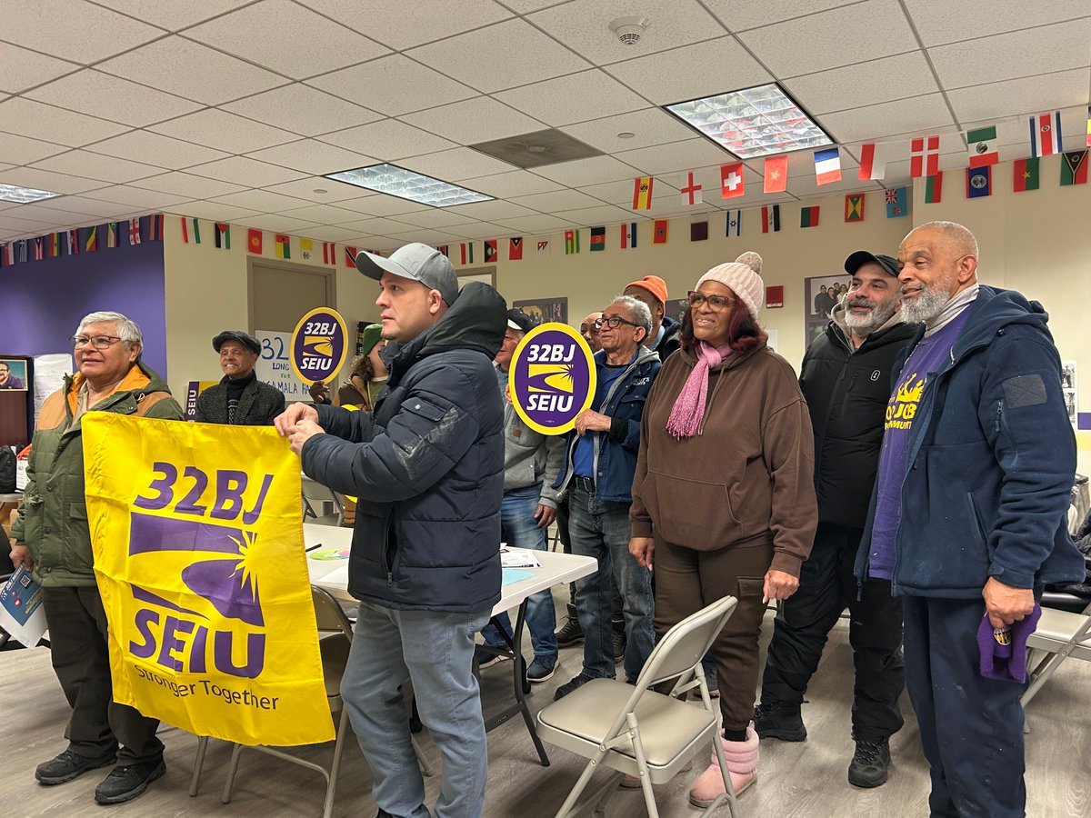 32BJSEIU's tweet image. Long Island residential members are fired up and are kicking off their contract campaign for a strong new union contract!  The Long Island residential contract expires in TWO months after the NYC contract. #RCC