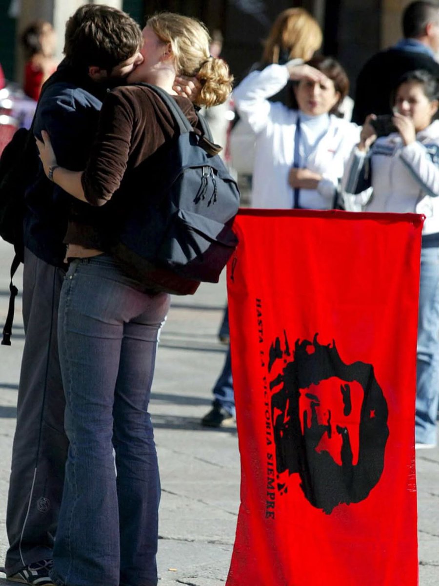 ultras_antifaa's tweet photo. Love and socialism. https://t.co/2DqcDBxqY9
