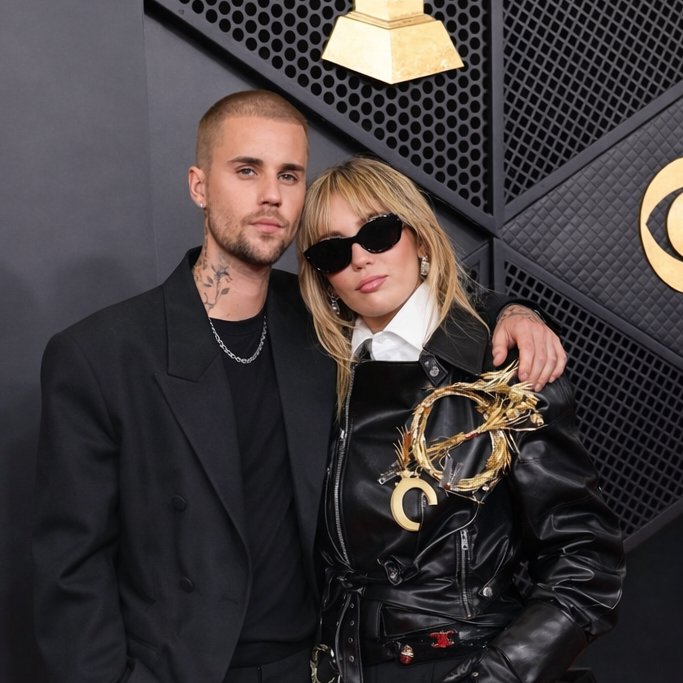 jskylrk's tweet image. 🚨 segundo fontes, justin bieber se junta oficialmente a miley cyrus para performar “overboard” em hannah montana: one night only.

 — o megaevento celebrará os 20 anos de miley cyrus e hannah montana.