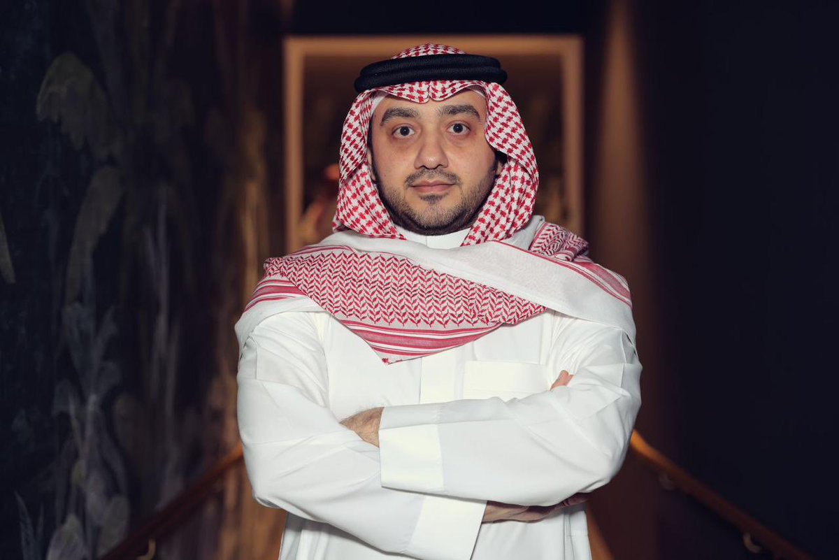 wehdagroup's tweet photo. قدّم المهندس • فراس مؤذن ، وقفة إستثنائية لتواجد ﴿المدرج التاريخي﴾ بالرياض لمؤازرة الفرسان ؛؛
حيث تكفل بمصاريف دعم الفريق الأحمر في مهمة النقطة رقـ25ـم بتوفيق الله تعالى ؛؛
🇵🇪🚩
أبو عُمر :
ومابـال الحنين لا يعرف الأفـول إذا كان الأمر يخُص #الوحدة ؛؛
👌😍
1000 شكراً لجميلك ؛؛ https://t.co/v3X1sHMkus
