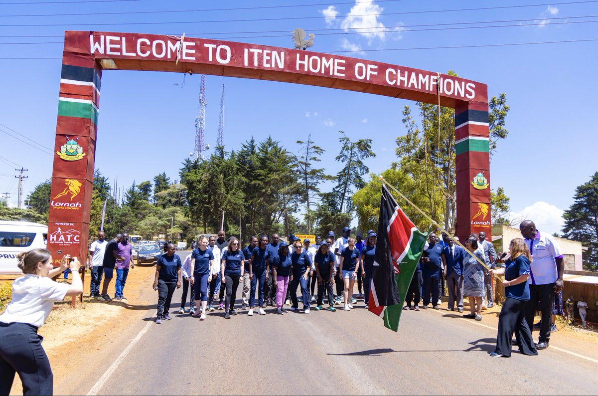 EUinKenya's tweet photo. Live from Kenya’s Rift Valley 🇰🇪 With @IrlAmbKenya, @ChiggaiCS &amp; @hannawcheptumo we saw the fight against GBV in action.
Athletes speaking out. Women getting second chances. Communities ending FGM.
That‘s 🇪🇺-funded #KomeshaFGM &amp; #PLEAD at work. 💪 https://t.co/mgdGL9ylPB