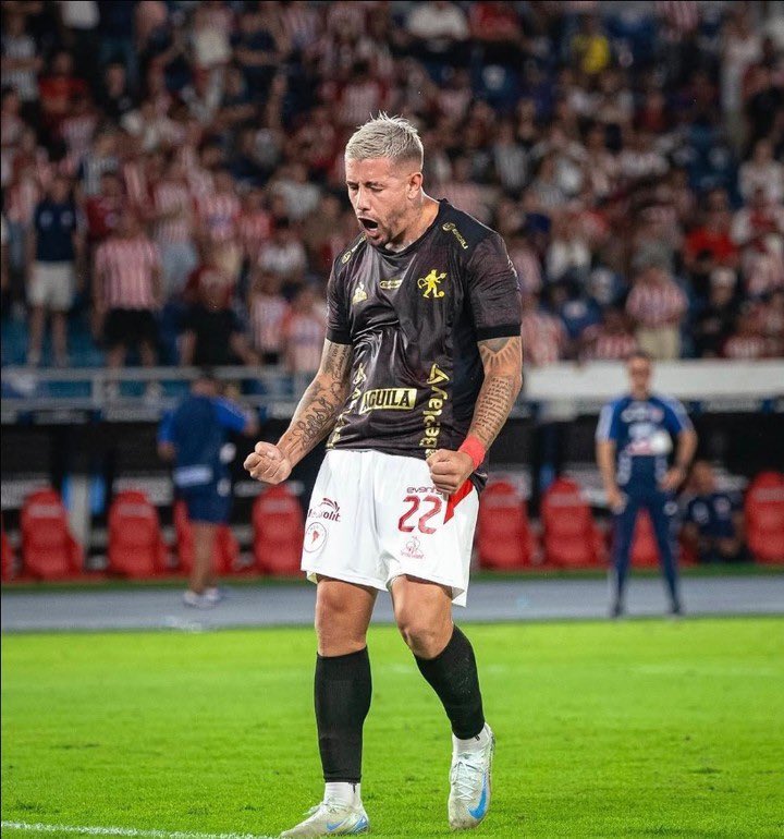 CLMerlo's tweet image. 🚨Principio de acuerdo para que Rodrigo Holgado vuelva a Coquimbo Unido. 
*️⃣América de Cali lo cede a préstamo por 6 meses. El delantero tenía propuestas de otros clubes, pero eligió regresar al 🏴‍☠️.