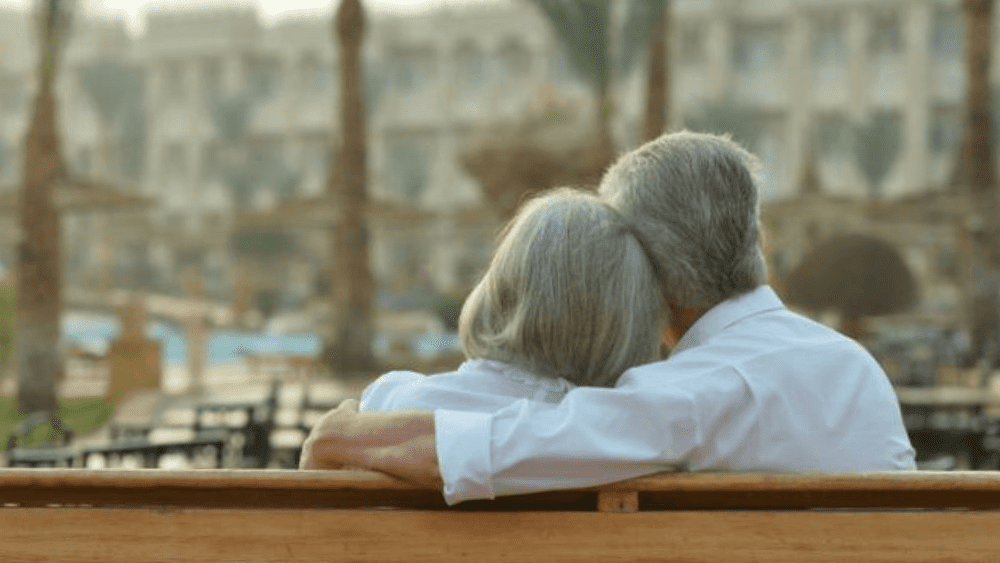 DustinMPeyser's tweet image. Should You Hire an Agent Who Is a Seniors Real Estate Specialist (SRES)? 👉 Reveal Your ROI #RealEstate #SeniorLiving #HomeBuying #HomeSelling #Retirement