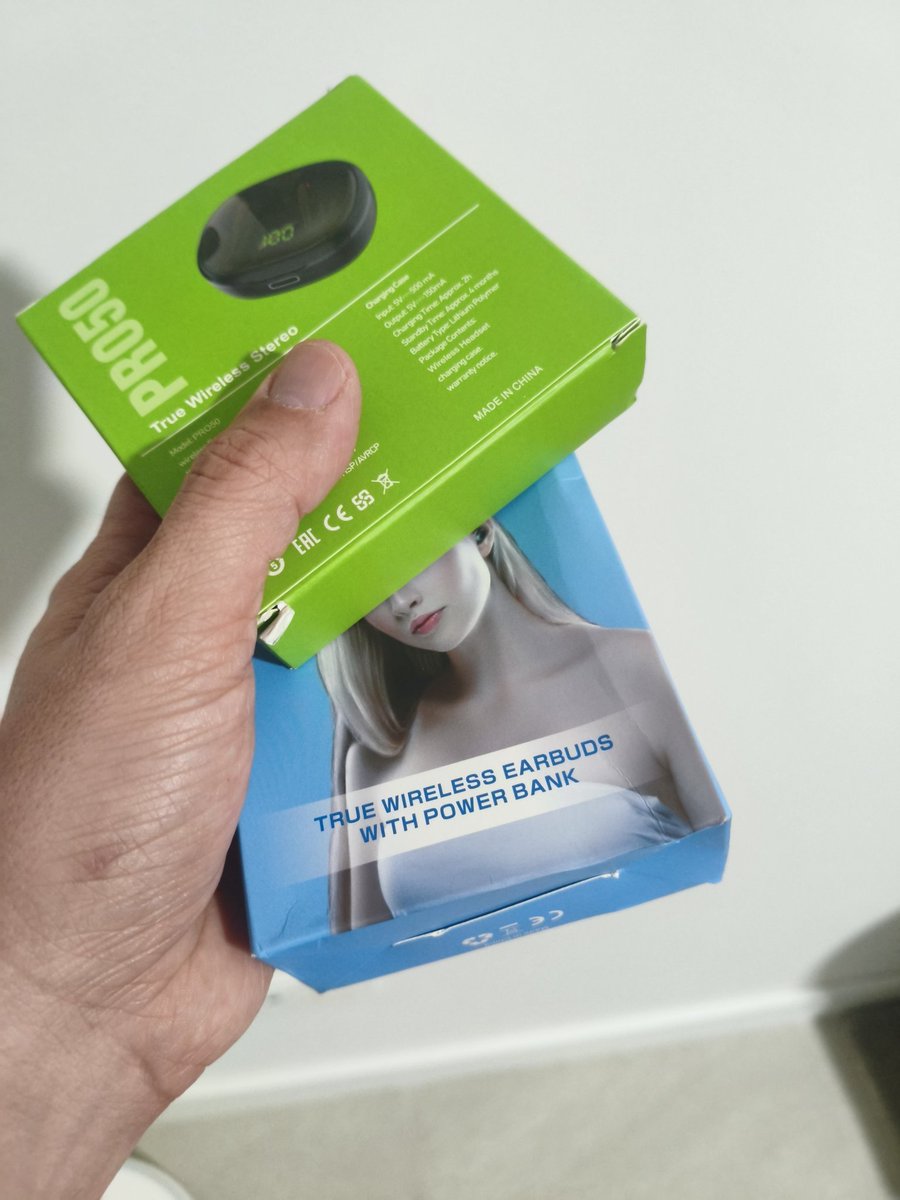 Aún me quedan unos cuantos cascos bluetooth que compré cuando la tienda online shoppee aterrizó en España y los tenían a menos de 1€,.... Y yo los vendía en Wallapop a 15€ 😅... Qué tiempos.... 

No sé cuánto llegué a comprar.