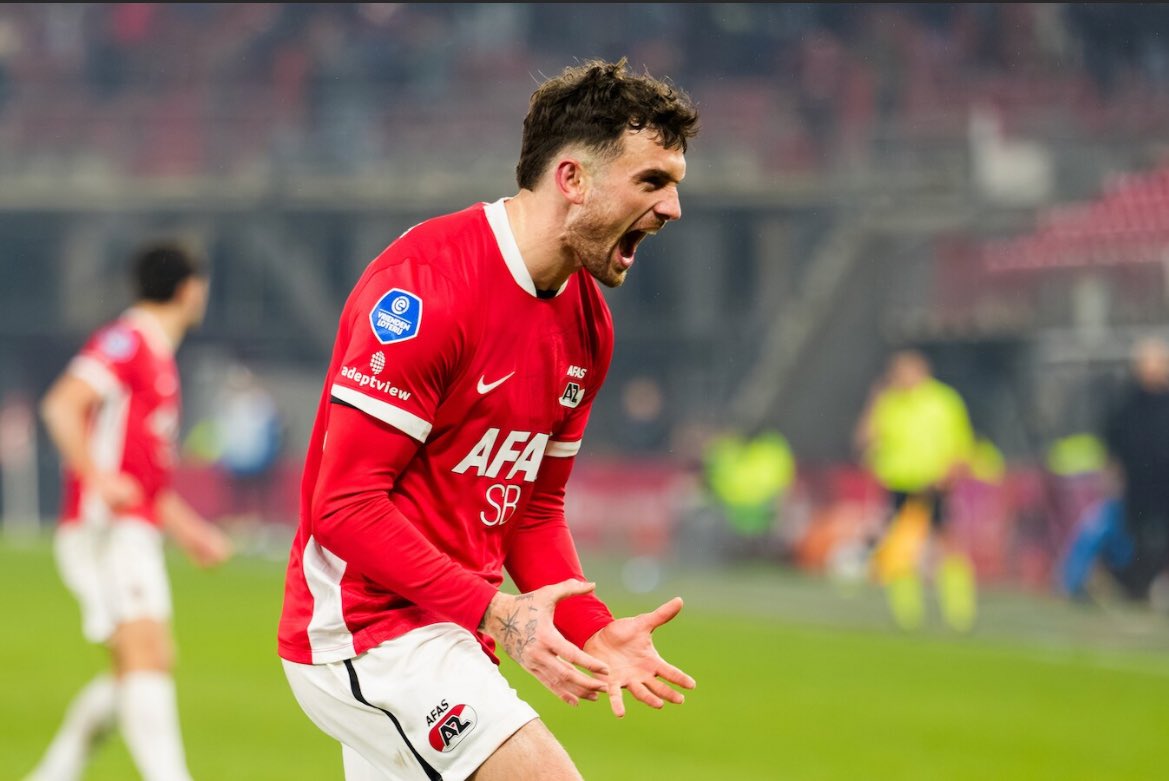 ✅ SEMIFINALISTAS!

O AZ venceu o FC Twente por 2 a 1 em 120 minutos. No tempo regulamentar empate por 1 a 1, na prorrogação o AZ matou o confronto.

Sín e Parrott marcaram os gols.
#AZ #aztwe #TOTOKNVBBeker