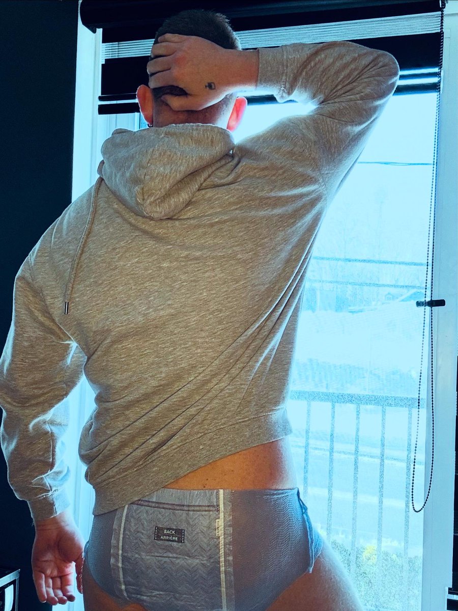 MaxenceLittle's tweet image. Don’t look… unless you want to ❤️‍🔥🦊
#abdl #abdlboy #diaperboy #diaperlover #ageplayer