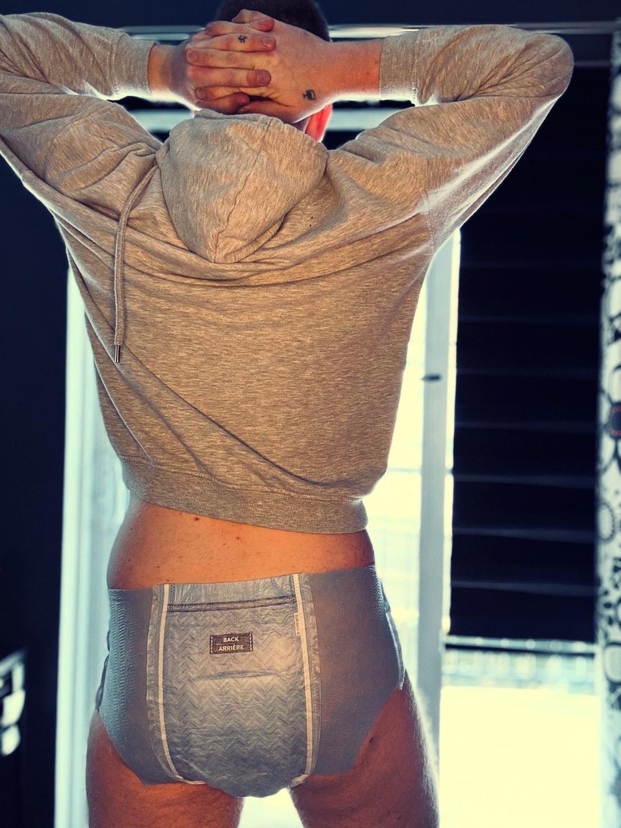 MaxenceLittle's tweet image. Caught from behind 🔥🖤
#abdl #abdlboy #diaperboy #diaperlover #ageplay