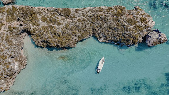 #ExploraJourneys🎢 Let sea become your sanctuary, settle into refined #oceanfront suites, dine on globally inspired #cuisine🍾🍽️ experience mindful approach to #wellbeing 🌿
 #OceanStateOfMind #CruiseLife #LuxuryTravel 🌊
Begin your journey up to 30% off sigtn.com/u/AiTGSzLN