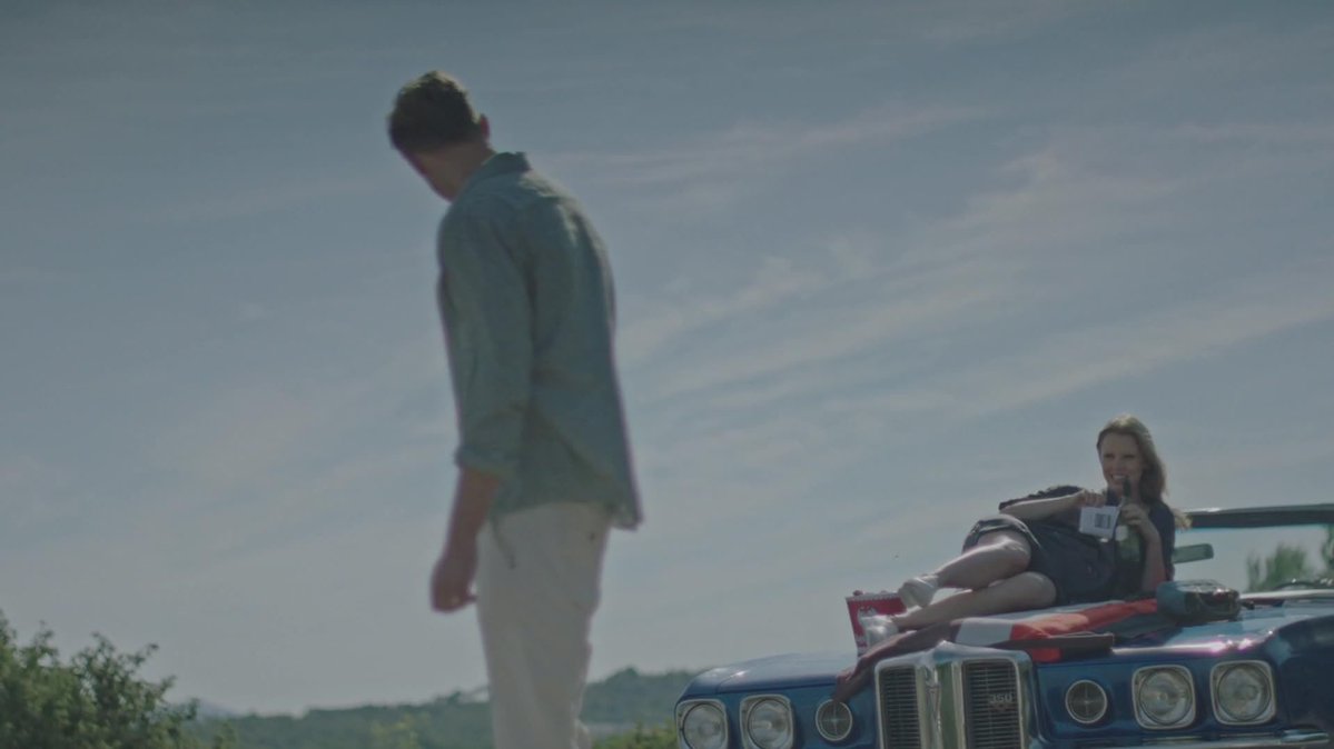 YUI3MOV's tweet image. ここ数年見たホラー映画の中でも特に怖かった『インフィニティ・プール』が本日よりネトフリ解禁🥂💚💜

観光客は犯罪を起こしても大金を払えば自分のクローンを作り、それを身代わりとして死刑に処すことで罪を免れる──そんな謎ルールが存在するリゾート島が舞台。…