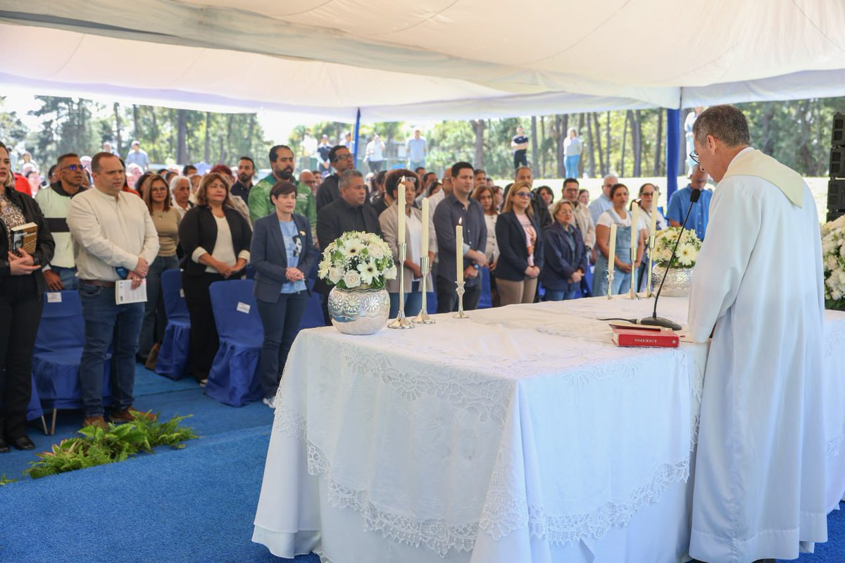 Realizan misa solemne en honor a los mártires del bombardeo del 3 de enero

Lee más➡️tinyurl.com/m4j8sn3h