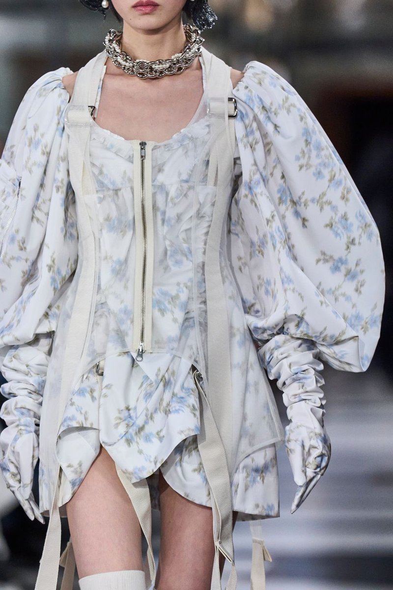 ChrryMartinis's tweet photo. Simone Rocha spring/summer 2023 details https://t.co/MZhsgvCLQ4