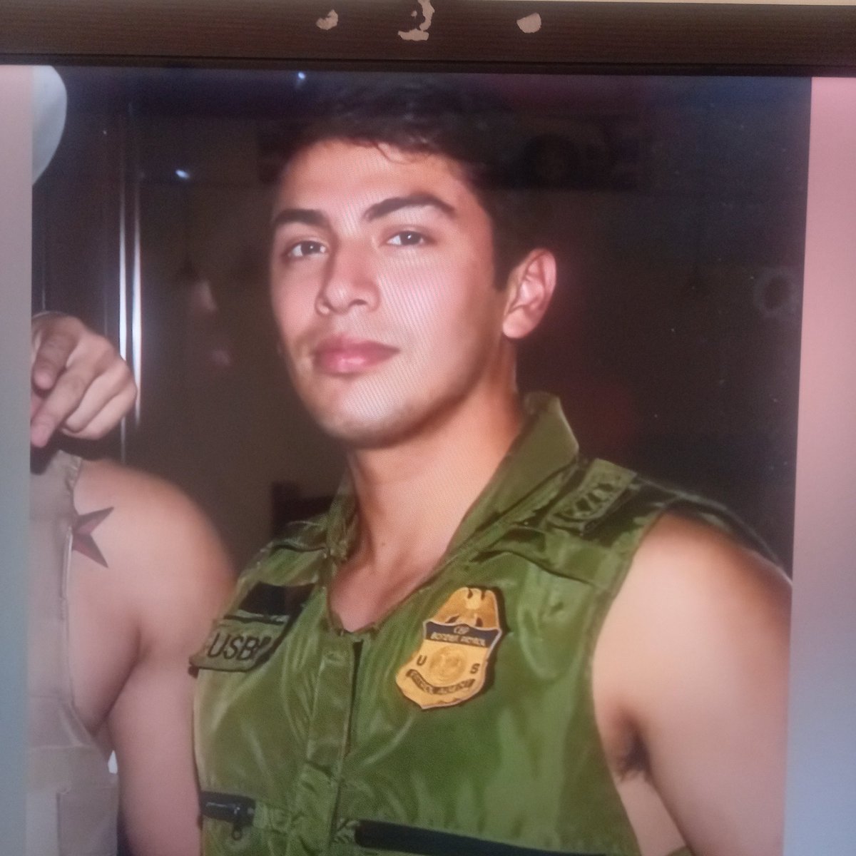 KikeMolinaE's tweet photo. Raymundo Gutierrez el asesino a sueldo del ICE https://t.co/LL0ybPQIlu