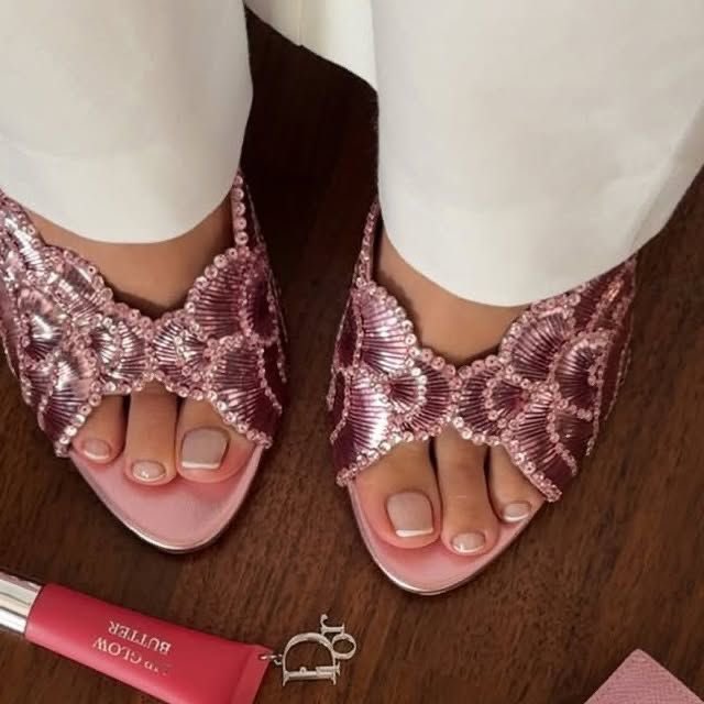 نـــايــــا tweet media