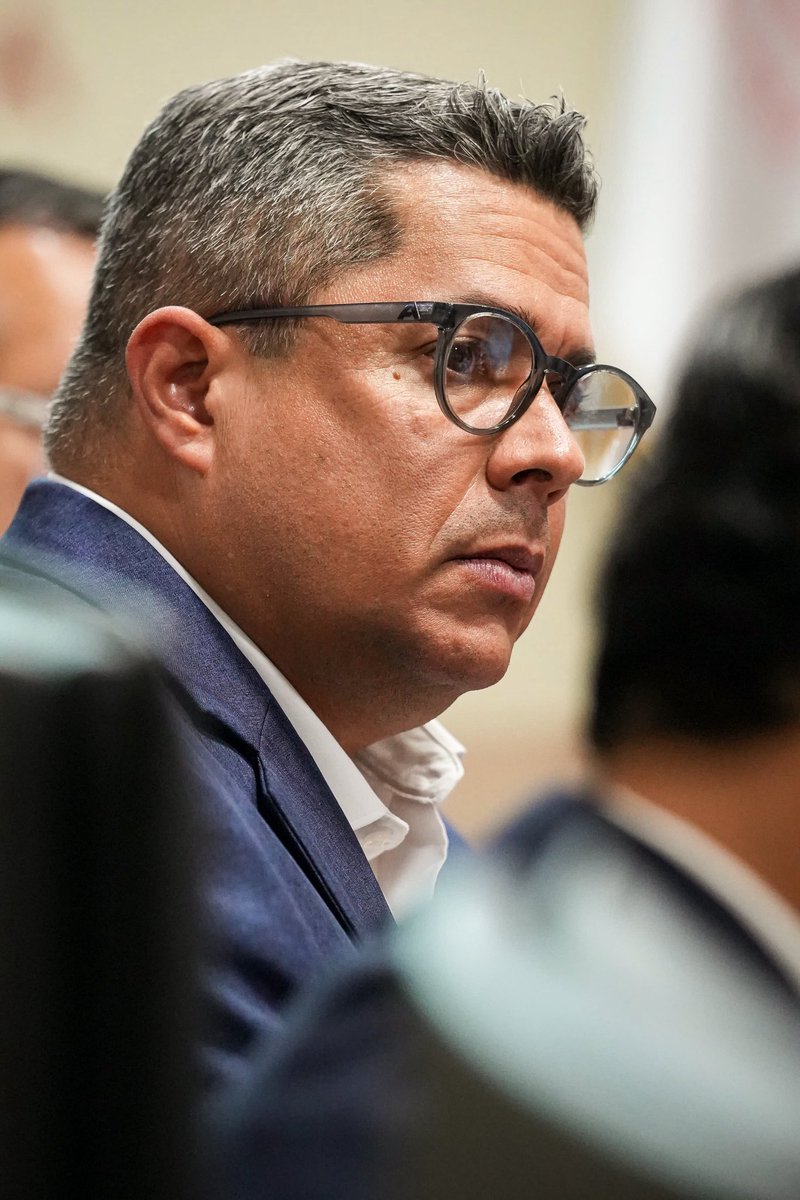 El ministro de Agricultura, Francisco Oliverio Espaillat, encabezó la presentación del Plan Nacional de Bioseguridad, presentado por la FAO junto al sector agropecuario nacional, para fortalecer la sanidad animal y garantizar alimentos seguros.

#Bioseguridad #SanidadAnimal