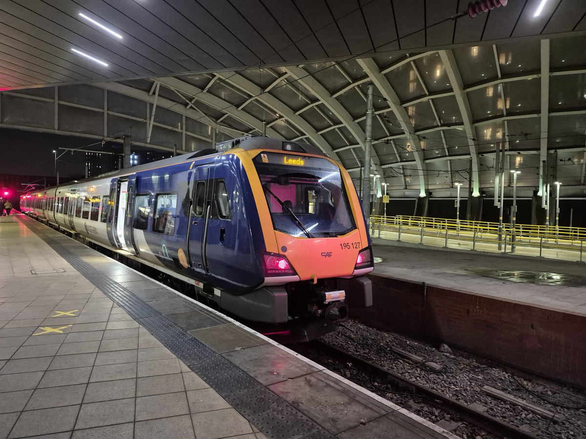 Westfield113594's tweet image. Tonight we have 195 127 at Manchester Victoria awaiting departure to Leeds on 18th January 2026 my pic 
#class195 #manchestervictoria #northernrail #ukrailwaystuff #trains